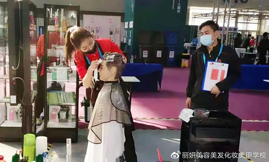 丽妍故事|滑晓书：央视春晚特邀化妆师